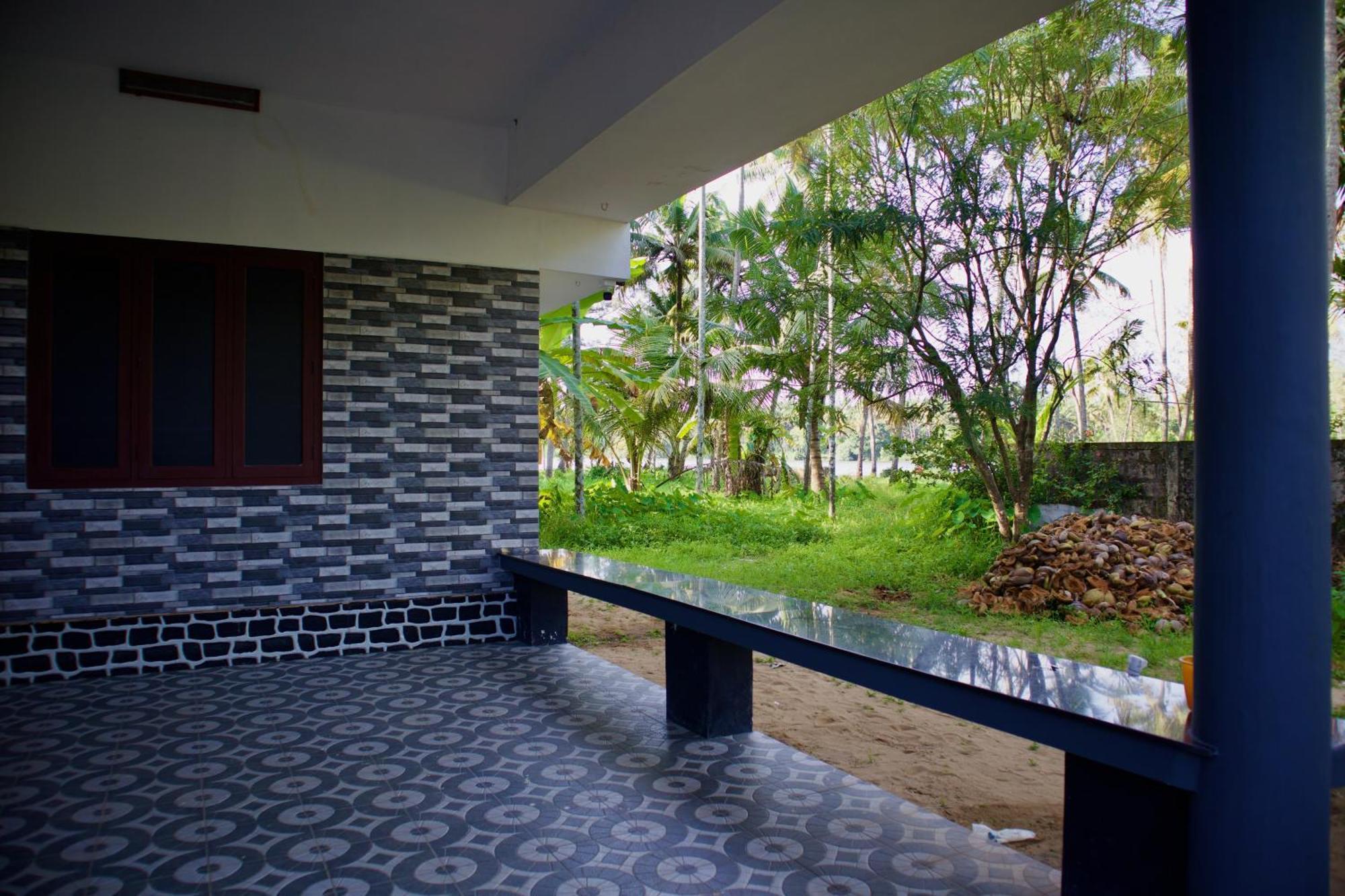 Ambili Riverfront Villa With Party Hall Irimbranallur Luaran gambar