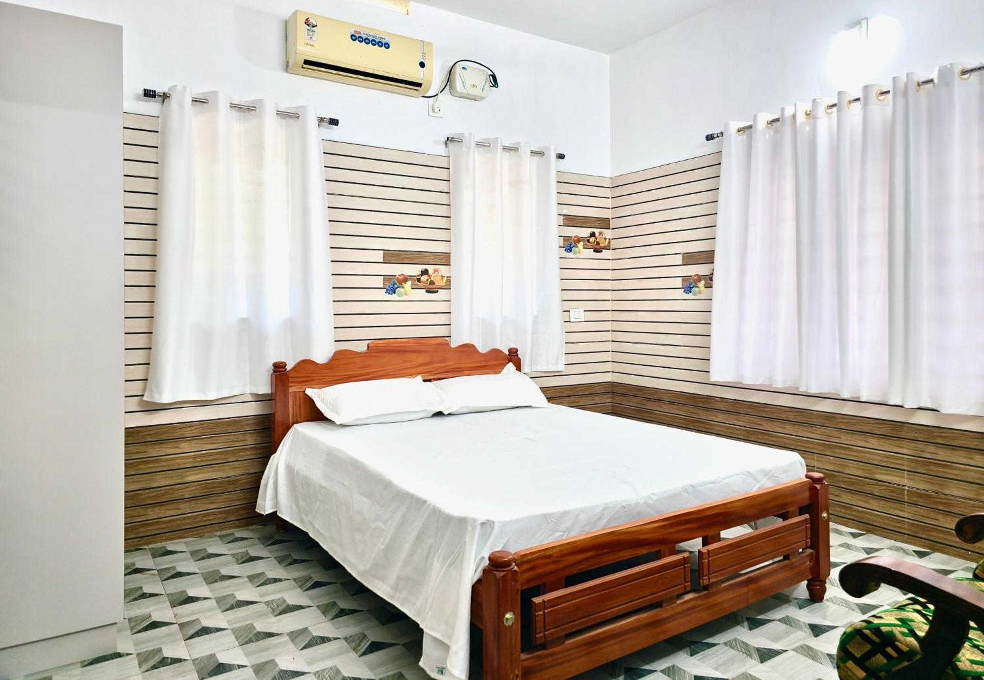 Ambili Riverfront Villa With Party Hall Irimbranallur Luaran gambar