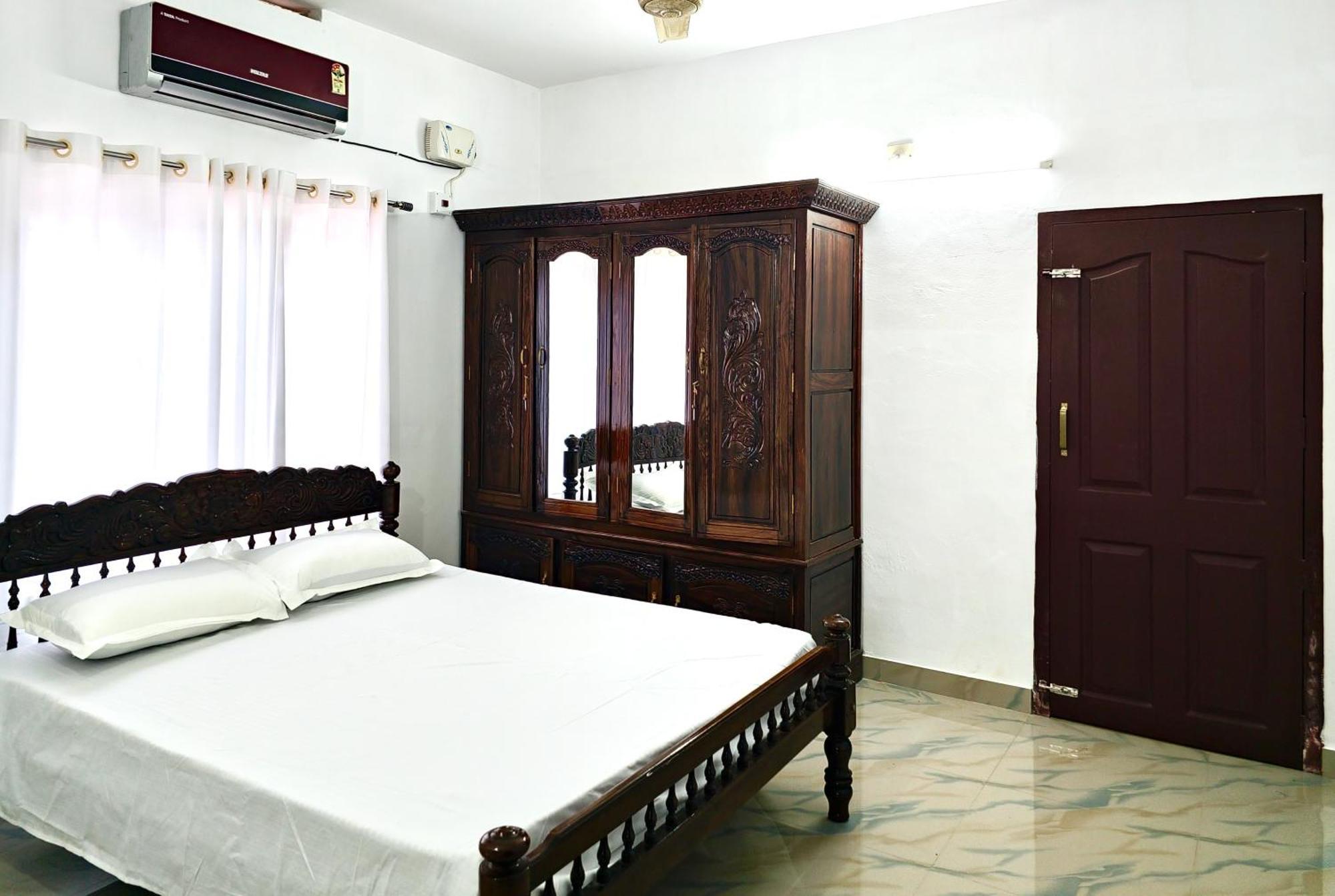 Ambili Riverfront Villa With Party Hall Irimbranallur Luaran gambar